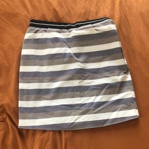 Fitted striped business skirt